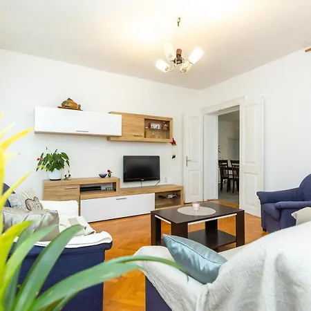 Apartman Dokoza In Old Town *