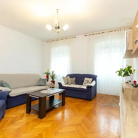 Dokoza In Old Town Zadar